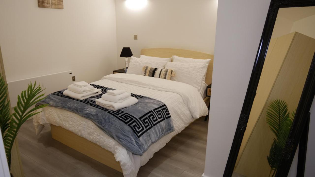 Stylish 2 Bedrooms, 2 Bathrooms With Workspace In Milton Keynes Dış mekan fotoğraf