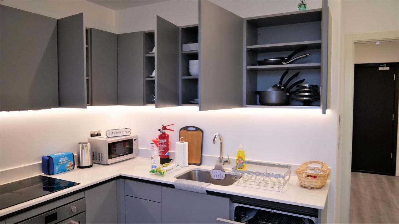 Stylish 2 Bedrooms, 2 Bathrooms With Workspace In Milton Keynes Dış mekan fotoğraf