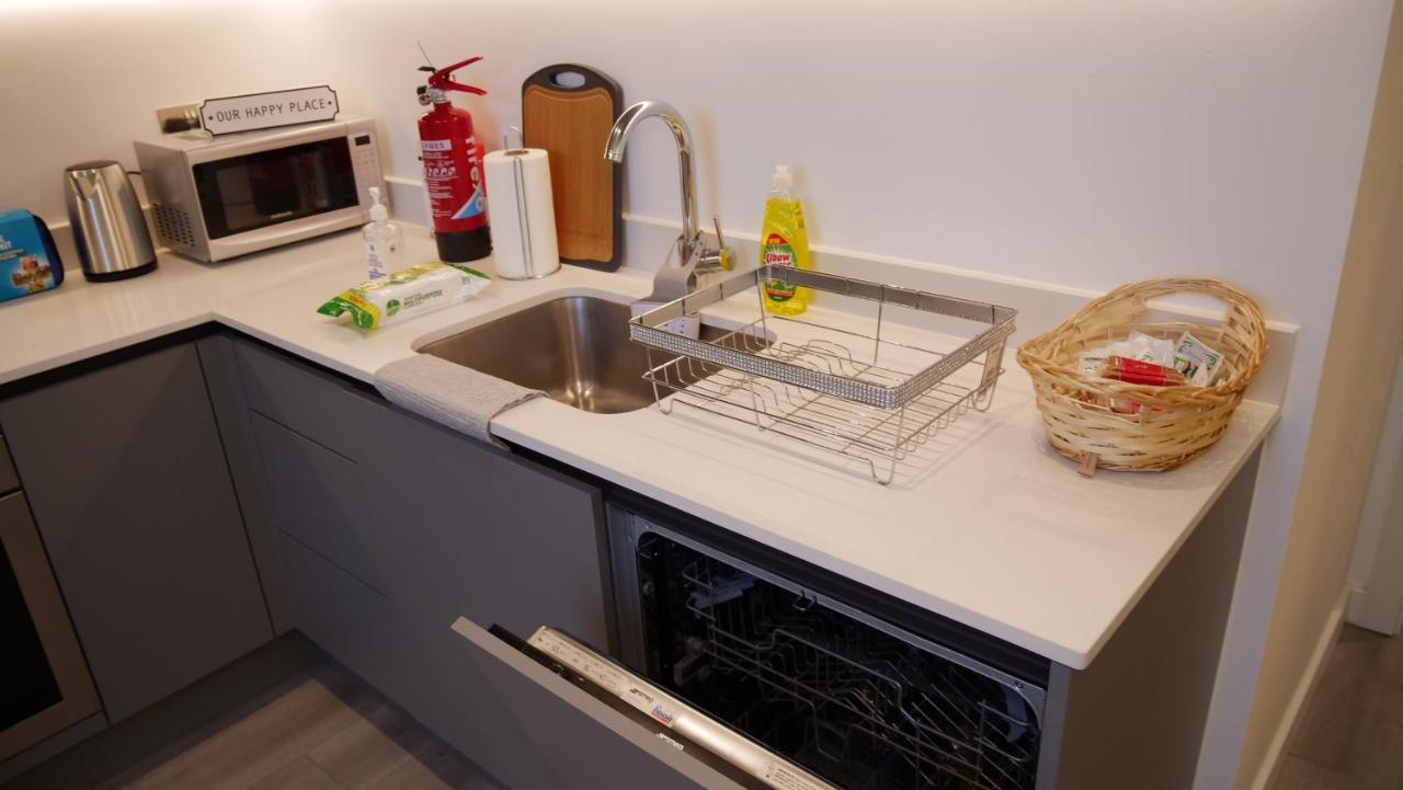 Stylish 2 Bedrooms, 2 Bathrooms With Workspace In Milton Keynes Dış mekan fotoğraf