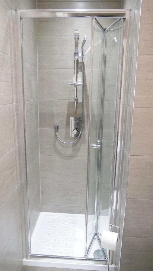 Stylish 2 Bedrooms, 2 Bathrooms With Workspace In Milton Keynes Dış mekan fotoğraf