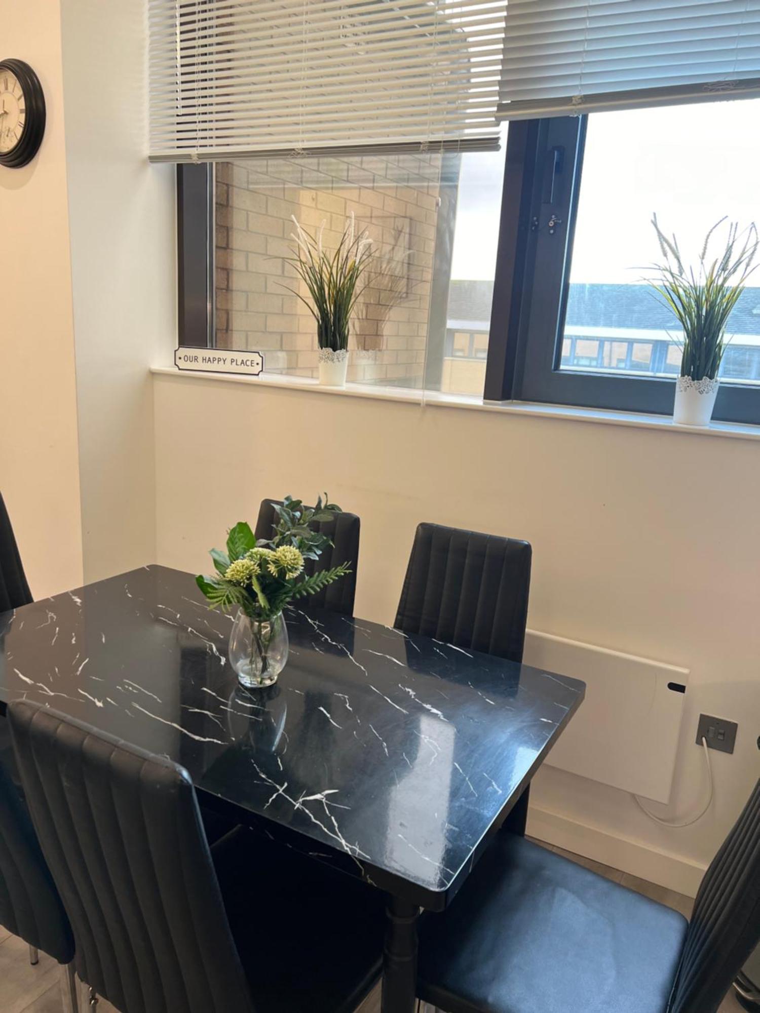 Stylish 2 Bedrooms, 2 Bathrooms With Workspace In Milton Keynes Dış mekan fotoğraf
